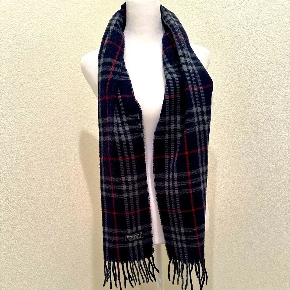 MEN OR WOMEN BURBERRYS NAVY BLUE SCARF 100% LAMBSWOOL​​​​​​